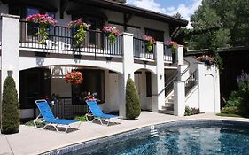 St Moritz Lodge&Condominiums